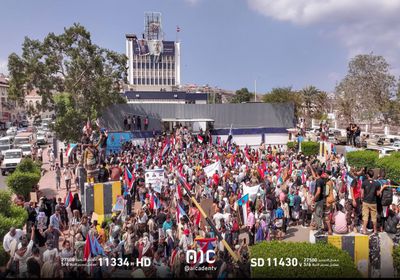 الجماهير تنجح في إعادة فتح مقرات الانتقالي بمديرية التواهي