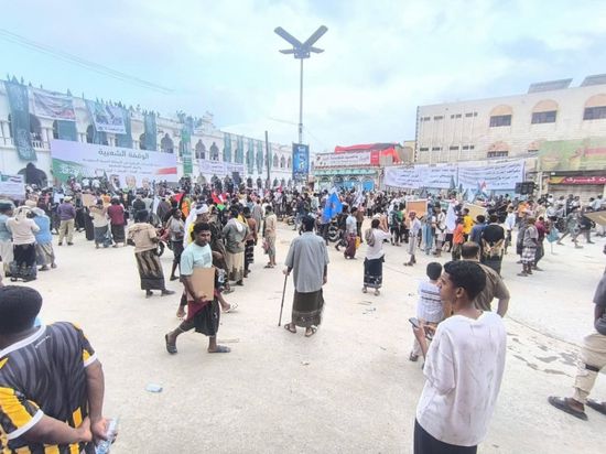 مواطنون غاضبون يعرقلون فعالية إخوانية في المكلا