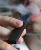 الصحة المصرية تحذر من مخاطر السجائر الإلكترونية