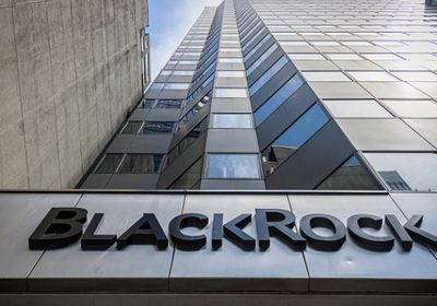 تعويضات رئيس "بلاك روك" تقفز بنسبة 23%