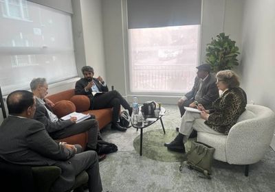 البيض يستعرض التطورات في الجنوب مع صحفيين بريطانيين