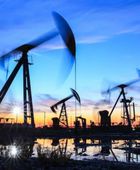 عند التسوية.. النفط الأمريكي يسجل أكبر قفزة منذ 2020 ويتجاوز "برنت"