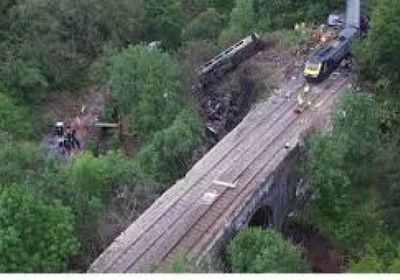 7 جرحى إثر خروج قطار عن مساره في روسيا