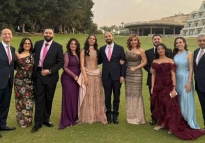 عمرو أديب ولميس الحديدي يجتمعان في حفل خطوبة نجلهما ويظهرا الاحترام المتبادل