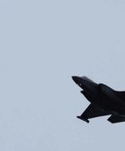 بعد إسقاط مقاتلة في إيران.. أمريكا تؤكد: أنقذنا أحد الطيارين