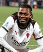 ميلان يستعيد لياو قبل قمة نابولي في الدوري الإيطالي