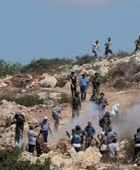 مستوطنون ينفذون أعمال تجريف لأراضي فلسطينيين