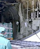 تمهيدًا لنقلها لغزة.. السعودية تعلن وصول الطائرة الإغاثية الـ83 إلى العريش