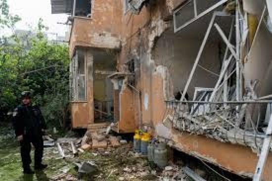 إسرائيل تحذر سكان "كفر حتى" بلبنان بضرورة الإخلاء