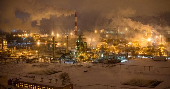 روسيا تستهدف بنى تحتية لشركة نفط أوكرانية
