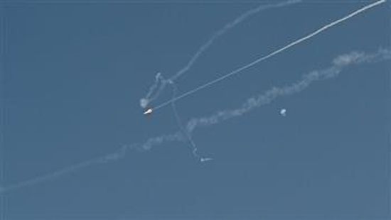 الدفاعات الإماراتية تتعامل مع اعتداءات إيرانية