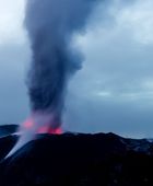 ثوران بركان جبل سيميرو في إندونيسيا