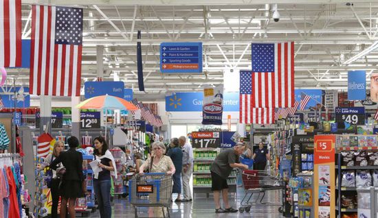 ثقة المستهلك الأمريكي ترتفع بفضل تفاؤل سوق العمل