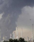 أوكرانيا: قصفنا مصفاة نفط وميناء في روسيا