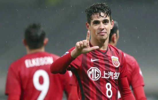 البرازيلي أوسكار يعتزل كرة القدم بعمر 34 عامًا بسبب مشاكل في القلب