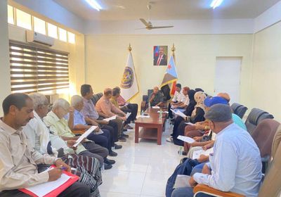 "مستشاري الانتقالي" يدين استخدام الرصاص الحي ضد متظاهري المكلا