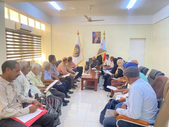 "مستشاري الانتقالي" يدين استخدام الرصاص الحي ضد متظاهري المكلا