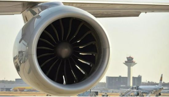 بسبب نقص الإمدادات.. إيطاليا تفرض قيوداً على وقود الطائرات