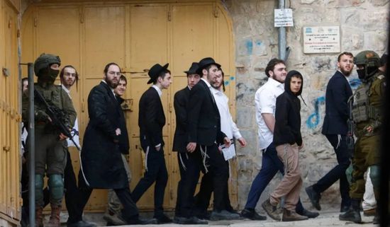 الشرطة الإسرائيلية: توقيف 8 مستوطنين لتورطهم في هجوم على قرية فلسطينية