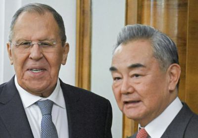 وزير الخارجية الروسي يناقش مع نظيره الصيني الوضع بالشرق الأوسط