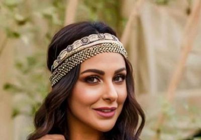 ميس حمدان تتألق في جلسة تصوير عند الأهرامات