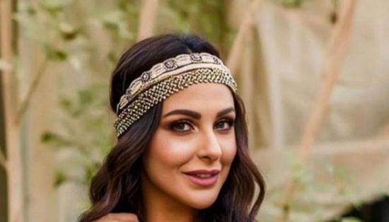 ميس حمدان تتألق في جلسة تصوير عند الأهرامات