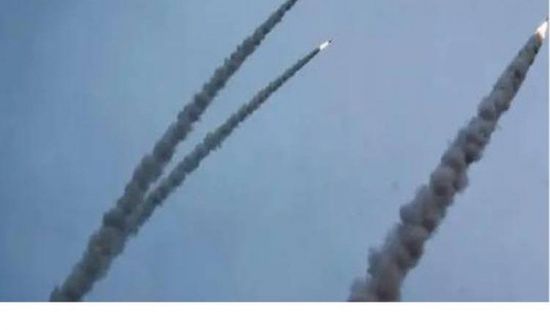 الدفاعات الجوية الإماراتية تتعامل مع اعتداءات صاروخية إيرانية