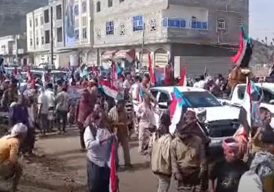 مسيرة جماهيرية حاشدة في الضالع تضامناً مع أبناء حضرموت