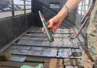 ضبط شاحنة في خورمكسر محملة بصناديق من الذخائر