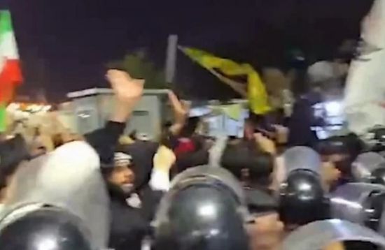 مليشيات حزب الله والحشد الشعبي تقتحم القنصلية الكويتية في البصرة