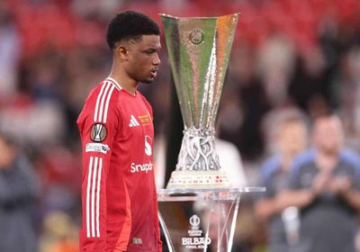 أماد ديالو يدعم المدرب كاريك لتولي قيادة مانشستر يونايتد بشكل دائم