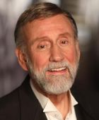 بعد كسر في الرقبة.. راي ستيفنز يغادر المستشفى ويبدأ رحلة التعافي