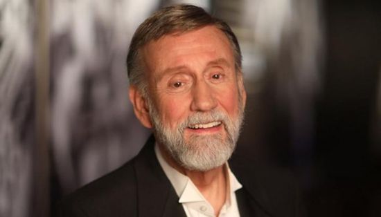 بعد كسر في الرقبة.. راي ستيفنز يغادر المستشفى ويبدأ رحلة التعافي