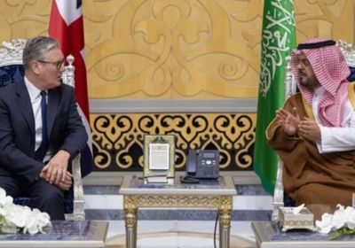 رئيس الوزراء البريطاني يصل جدة