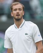 فيديو.. دانييل ميدفيدف يحطم مضربه غاضبًا في بطولة مونتي كارلو