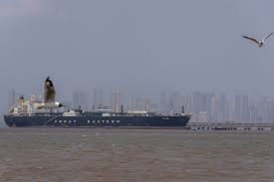 باريس: فرض رسوم مرور في مضيق هرمز غير مقبول