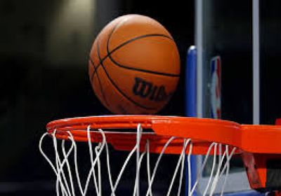 ثاندر حامل اللقب يحسم المركز الأول في القسم الغربي