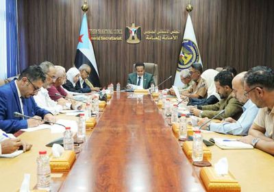 أمانة الانتقالي تثمن التفاف الجماهير حول المجلس 