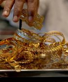 انخفاض أسعار الذهب مع ترقب الأسواق لبيانات التضخم