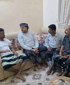 وفد من انتقالي حضرموت يتفقد الجريح أسامة الجامع