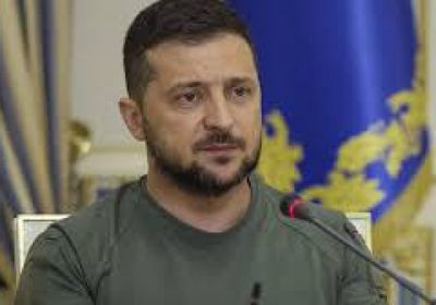 زيلينسكي يدعو لإعادة العمل بالعقوبات على النفط الروسي