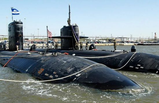 البحرية الأمريكية تسحب الغواصة النووية "يو إس إس بويز" من الخدمة