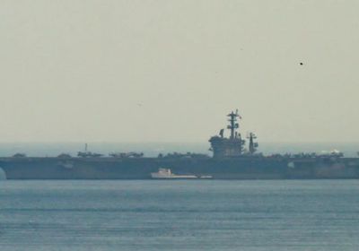 أكسيوس: سفن تابعة للبحرية الأمريكية عبرت مضيق هرمز