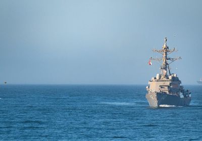 البنتاجون: سفينتان حربيتان تعبران مضيق هرمز لتطهيره من الألغام