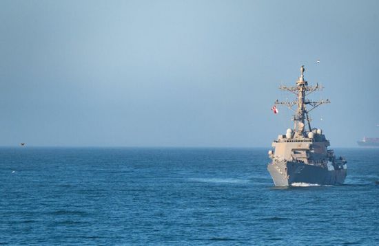 البنتاجون: سفينتان حربيتان تعبران مضيق هرمز لتطهيره من الألغام