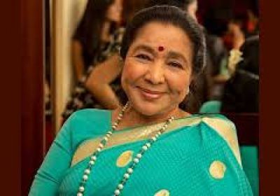 وفاة المغنية الهندية آشا بوسلي عن 92 عاما