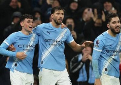 مانشستر سيتي يسحق تشيلسي بثلاثية ويقلص الفارق خلف أرسنال