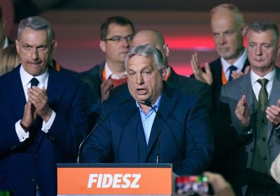 المعارضة الهنغارية تحسم الانتخابات.. وأوربان يعترف بهزيمته