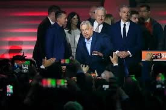 رئيس الوزراء المجري فيكتور أوربان يقر بهزيمة مؤلمة في الانتخابات التشريعية