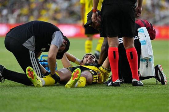 وسام أبو علي يتعرض لإصابة قوية أمام أورلاندو سيتي